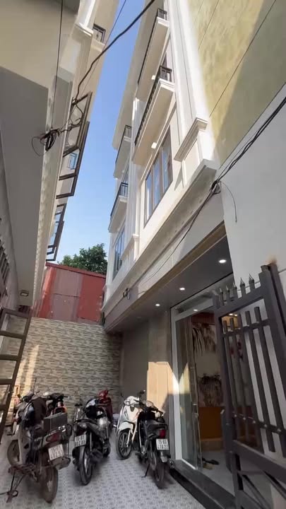 Nhà phố Hồ Sen Lê Chân 55m² giá 4.15 tỷ - Nhà đẹp, sẵn sàng ở ngay!