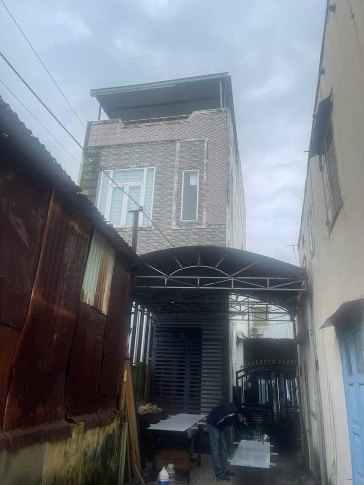 Nhà cho thuê 2 tầng Tô Hiến Thành, Đà Nẵng - Giá chỉ 10 triệu/tháng, nội thất cơ bản!