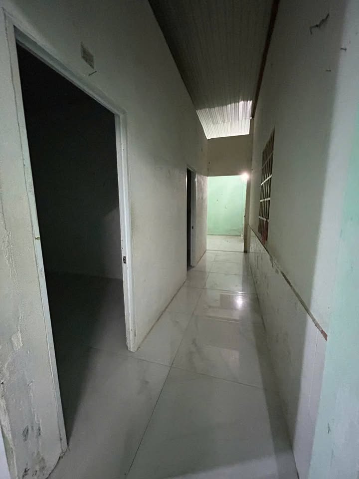 Nhà cho thuê Long Bình, Biên Hòa 2PN giá chỉ 3.5 triệu - Sân rộng thoải mái!