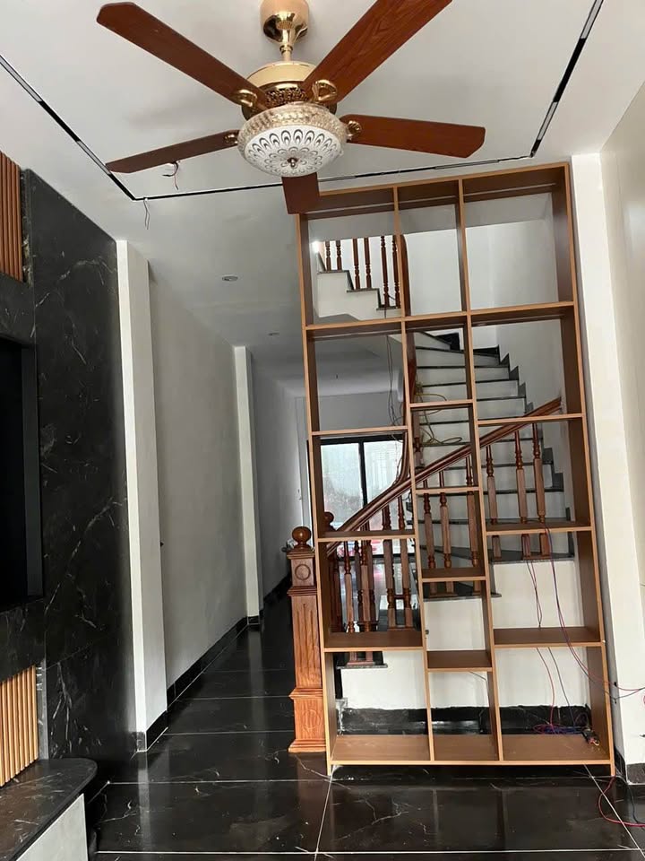 Nhà 4 tầng Liên Ninh 42m² giá 6 tỷ - Nội thất đầy đủ, vào ở ngay!
