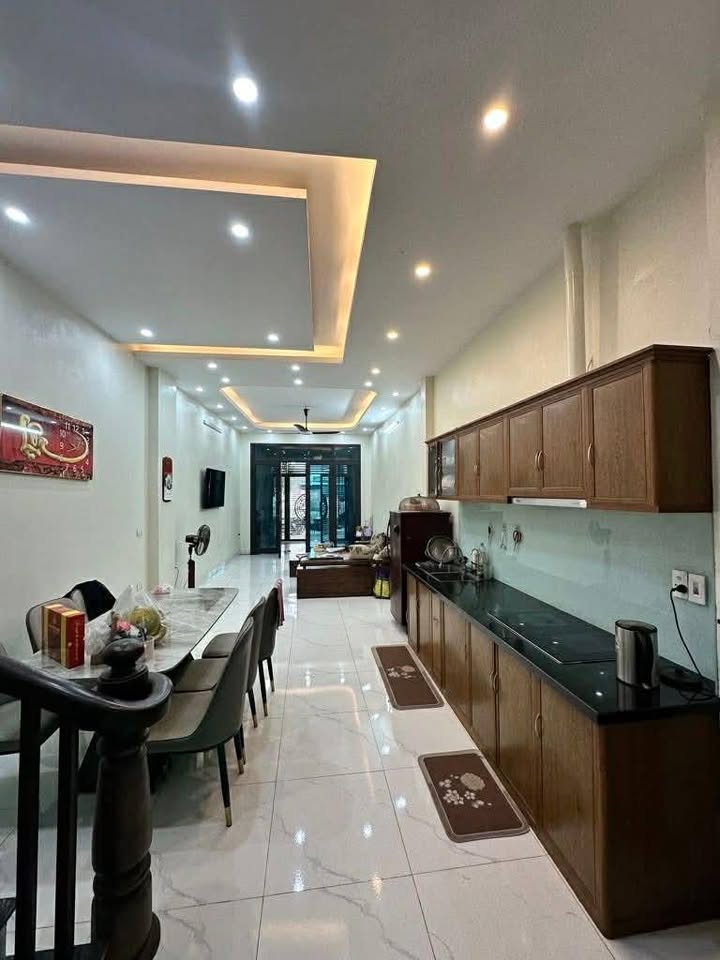 Nhà phố Đại Từ 40m² giá 9 tỷ - Nhà đẹp lô góc, sẵn sàng giao dịch!