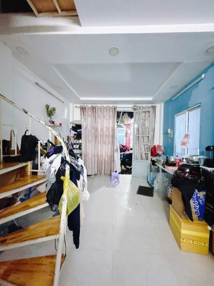 Nhà phố hẻm Đoàn Văn Bơ, quận 4, diện tích 20.9m² - Sổ riêng, giá tốt thương lượng!
