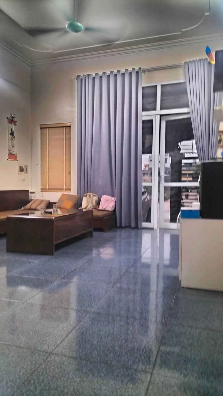 Nhà 2 tầng Cẩm Đông 80m² giá 2.2 tỷ - Vị trí trung tâm thuận lợi!