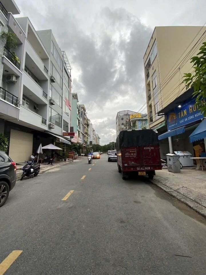 Nhà phố Trần Não, An Khánh, 82.4m² giá 19 tỷ - Chính chủ bán gấp!