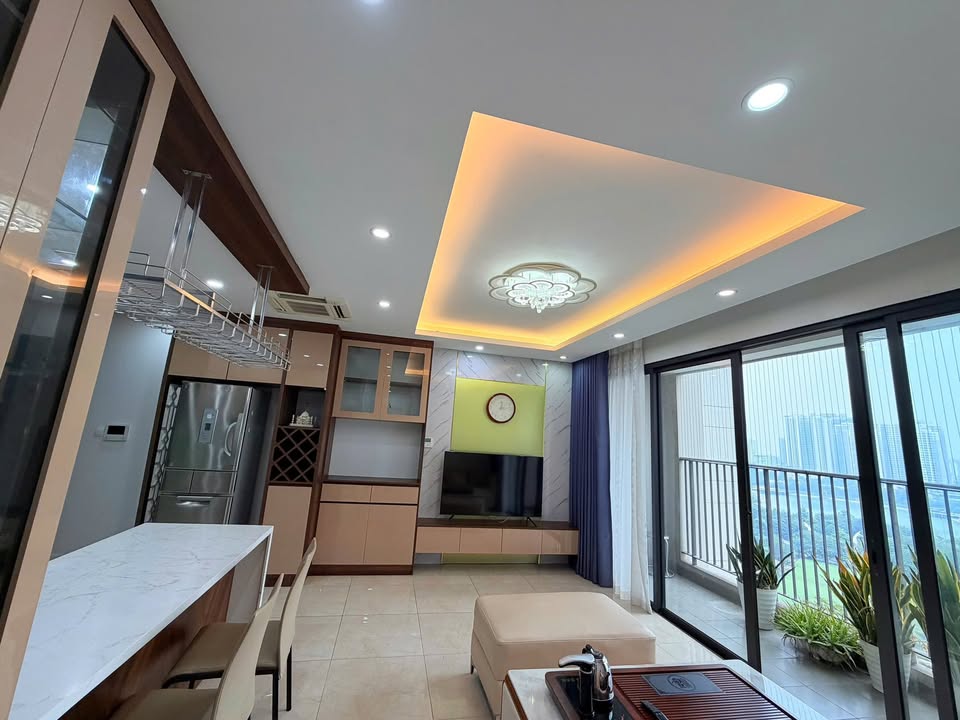 Căn hộ Vinhomes Dcapitale Trần Duy Hưng 85m² giá 13.5 tỷ - Căn góc hoa hậu view hồ đẹp!