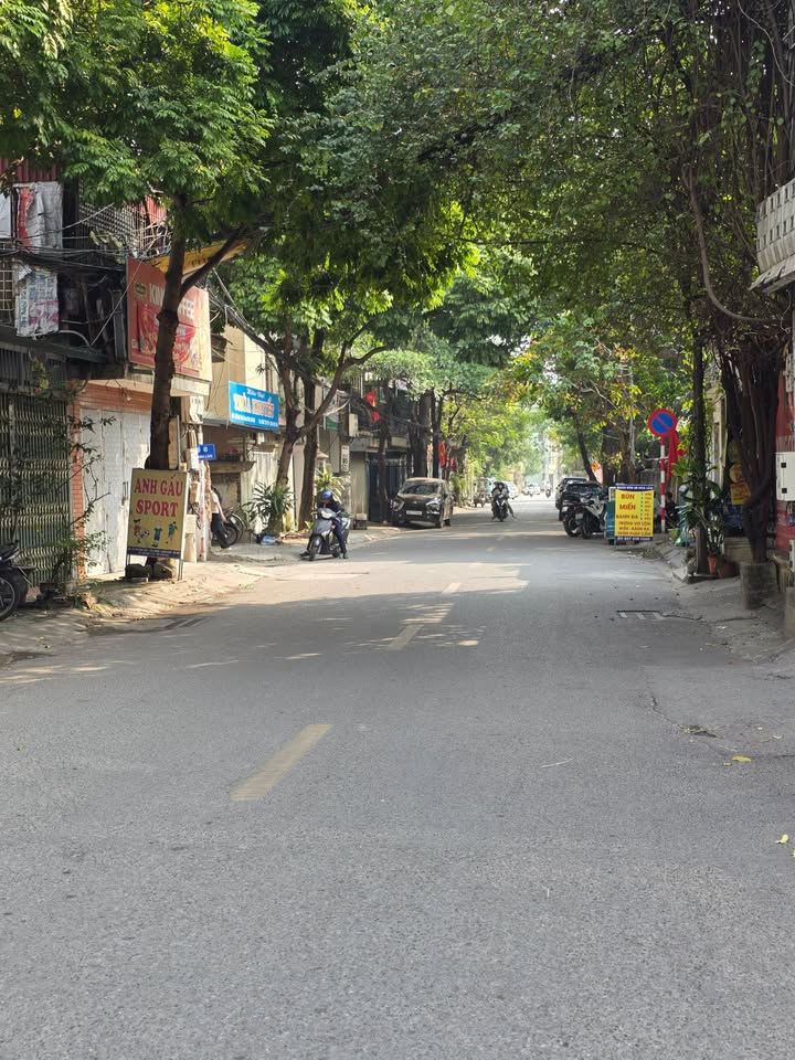Đất mặt phố Hoa Lâm, quận Long Biên 100m² giá 24.3 tỷ - Vị trí hiếm, cho thuê dòng tiền cao!