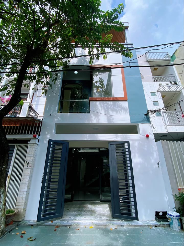 Nhà mặt tiền Hòa Cường Bắc, Hải Châu, Đà Nẵng 87m² giá 7.89 tỷ - Full nội thất, chỉ cần vào ở ngay!