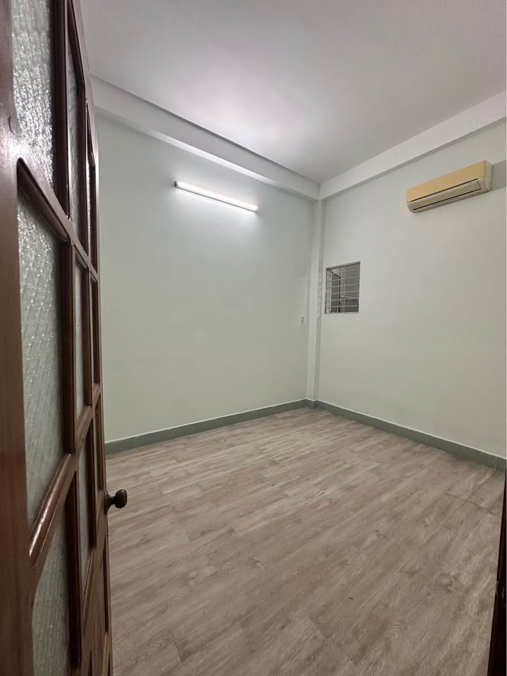 Nhà nguyên căn cho thuê đường 2/4 Nha Trang 70m² giá 9 triệu - Thích hợp ở và kinh doanh!