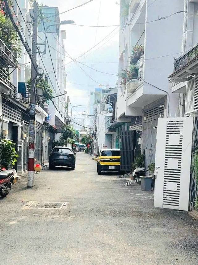 Nhà đẹp Gò Vấp 37m² giá 4.29 tỷ - Đường xe tải đậu thoải mái!