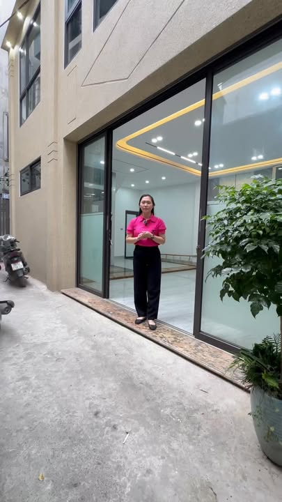 Nhà phố Nguyễn Văn Cừ, Gia Thụy, Long Biên 45m² giá 10 tỷ - Sổ đỏ chính chủ, đầy đủ nội thất!