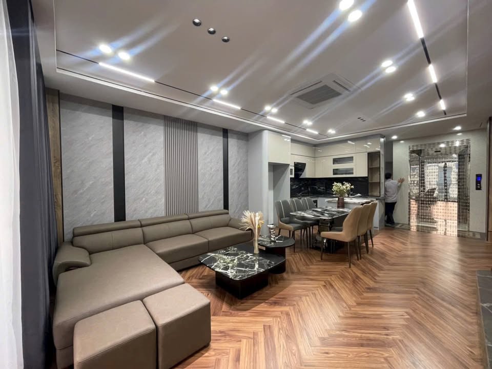 Nhà phố Hoàng Như Tiếp, Long Biên 50m² giá 20 tỷ - Kinh doanh đỉnh cao!