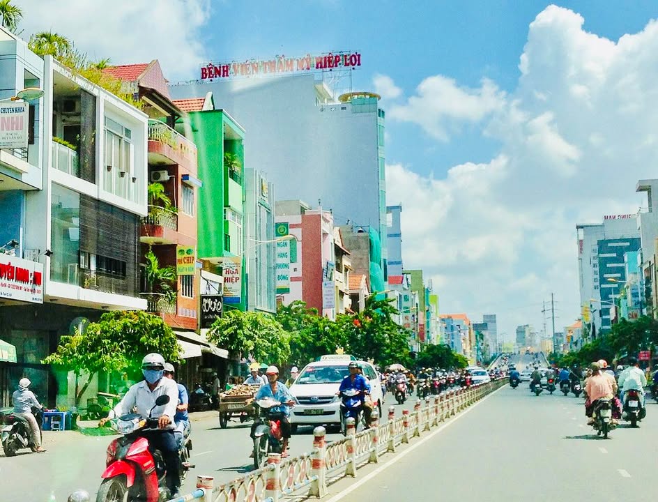 Nhà 4 tầng đường 6m, Phường 1, Quận 8, giá chỉ 10.3 tỷ - Gần Quận 1, tiện nghi đầy đủ!