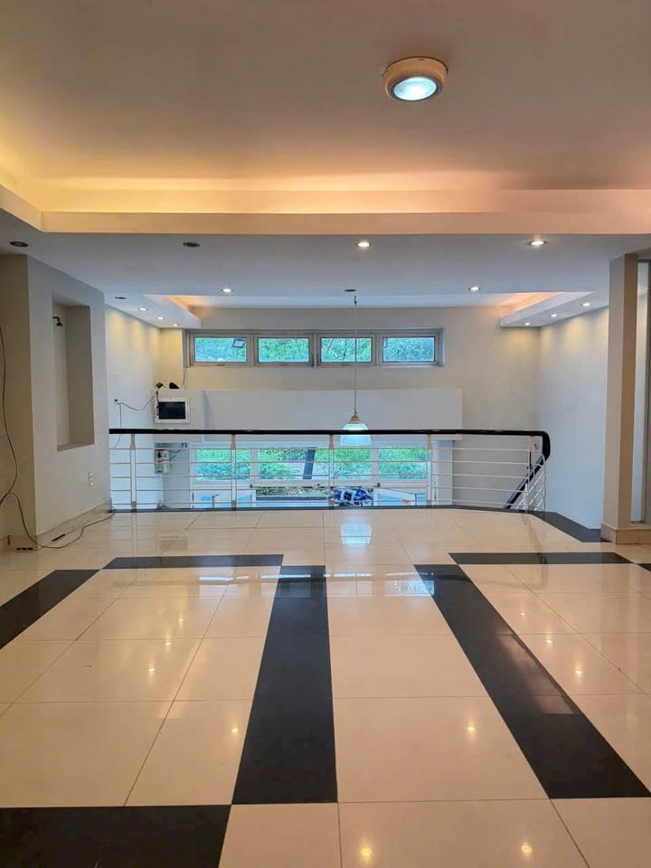 Nhà mặt tiền Hoàng Quốc Việt, Quận 7, 132m² giá 28 tỷ - Cơ hội đầu tư sinh lời!