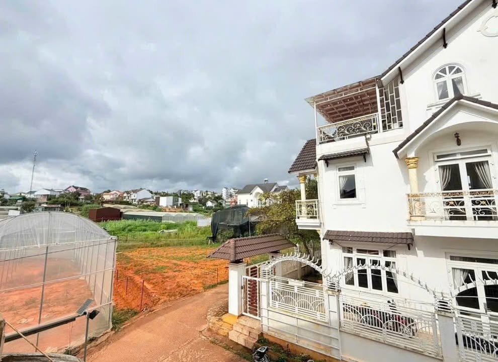 Nhà 2 mặt tiền Lý Nam Đế, Đà Lạt 200m² giá 7.5 tỷ - Cơ hội đầu tư tuyệt vời!