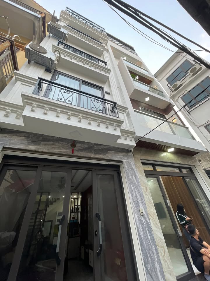 Nhà đẹp lô góc 38m² tại Việt Hưng - Full nội thất, giá 8 tỷ - Đầu tư sinh lời!