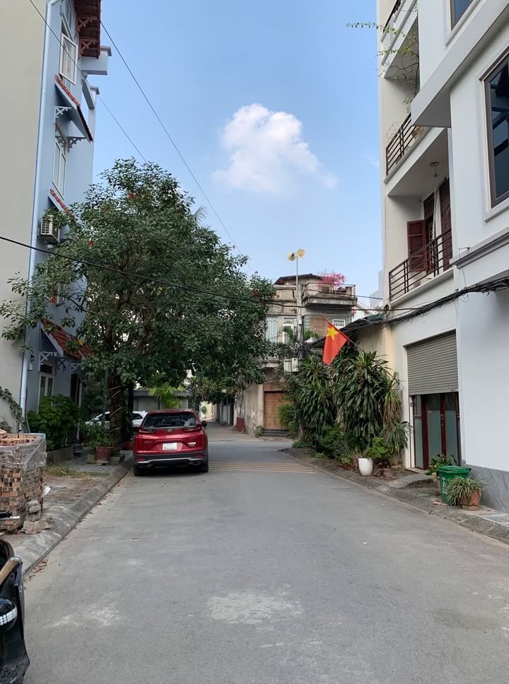 Nhà riêng Ngọc Thụy Long Biên 55m² giá 15 tỷ - Đường ô tô tránh nhau thoải mái!