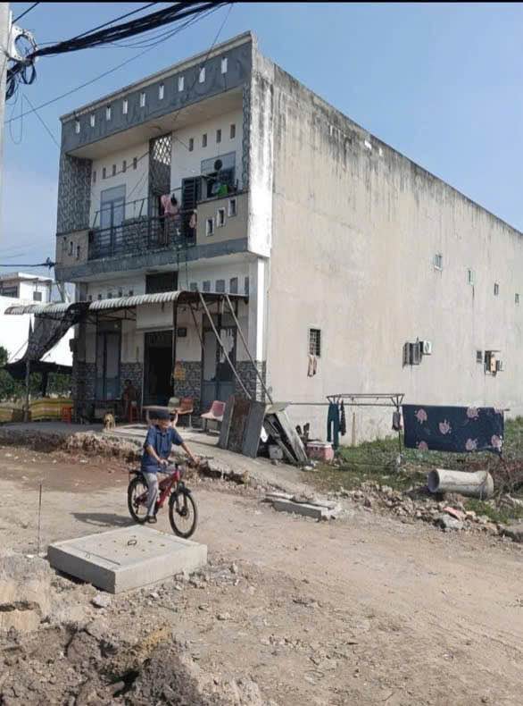 Nhà trọ mặt tiền đường nhựa xã Bà Điểm Hóc Môn 450m² giá 14 tỷ - Đầu tư sinh lời ngay!