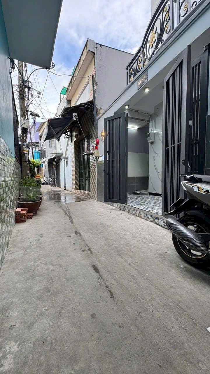 Nhà bán Hoài Thanh, Phú Định, Q8 - 30m² giá 4.18 tỷ - Sổ hồng riêng, 5 phòng ngủ