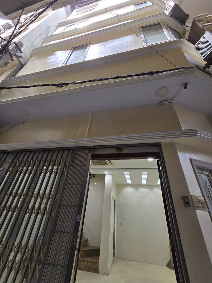 Nhà cho thuê Đống Đa 4 tầng giá 18 triệu - Vị trí đắc địa, tiện nghi đầy đủ!