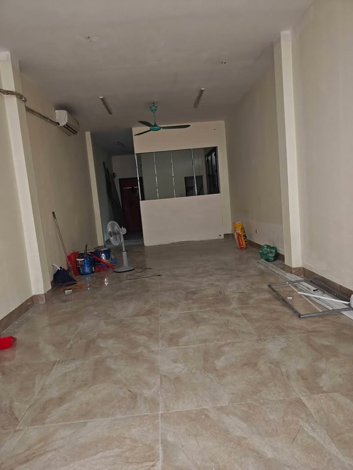 Cho thuê mặt bằng kinh doanh 60m² tại Vĩnh Hoàng, Hoàng Mai - Mặt đường rộng, thoáng đãng!