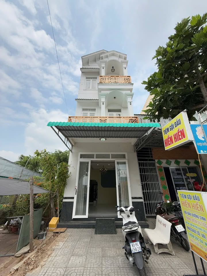 Nhà trệt 2 lầu cho thuê mặt tiền đường Trần Minh Sơn, An Khánh - 15 triệu/tháng