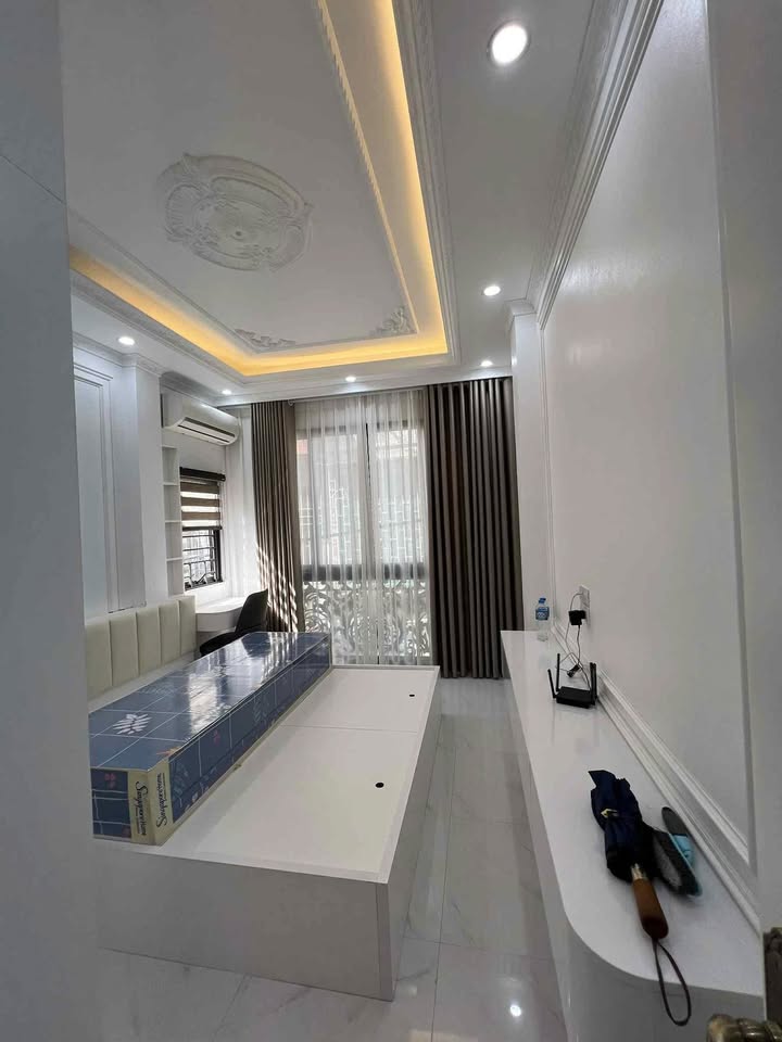 Nhà mặt tiền kinh doanh tại Ngõ 27 Xã Đàn, Đống Đa, 20m² - Giá chỉ 7 triệu/tháng!