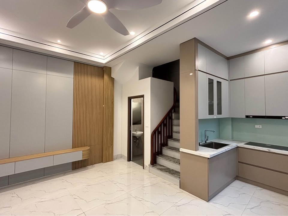 Nhà riêng lô góc Thanh Am 32m² giá chỉ 5 tỷ - Sẵn sàng vào ở ngay!