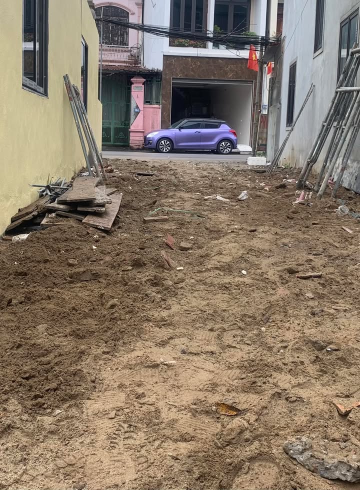 Mặt bằng kinh doanh cho thuê tại 141 Văn Đức Giai, Vinh - Giá thỏa thuận!