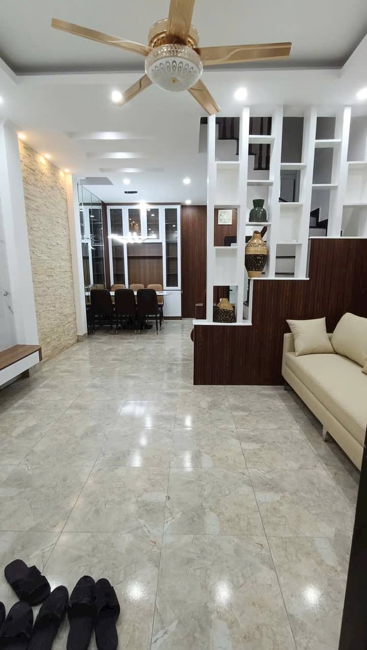 Nhà phố Kẻ Tạnh Long Biên 32m² giá 6.6 tỷ - Nội thất đẹp lung linh!