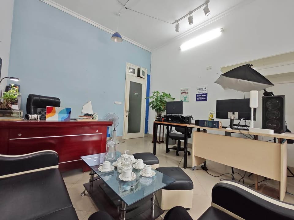 Cho thuê văn phòng mini tại Cầu Giấy 16m² chỉ 3.5 triệu - Không gian làm việc lý tưởng!