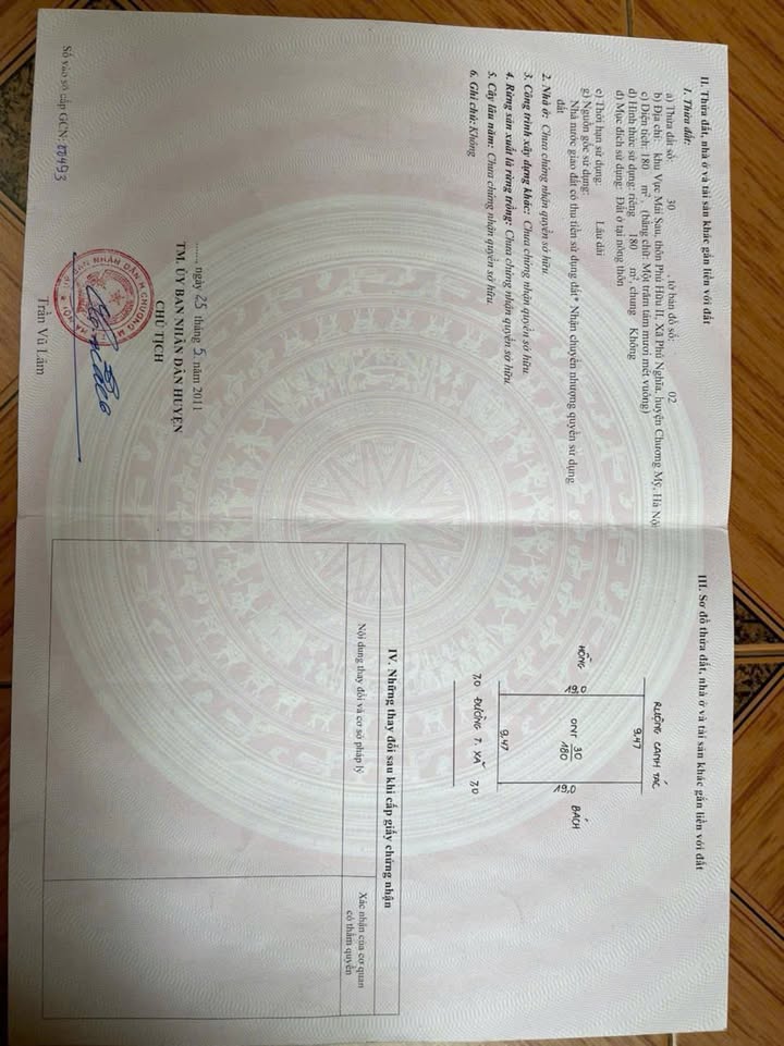 Đất thổ cư Phú Hữu 180m² giá 5.4 tỷ - Mặt tiền 9.4m, đường thông bàn cờ