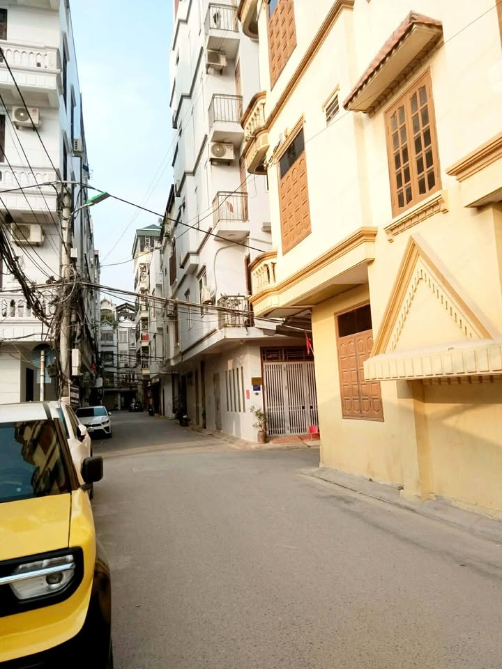 Lô đất 32m² tại Cổ Nhuế 2, Bắc Từ Liêm - Sổ đỏ chính chủ, giá 8.7 tỷ!