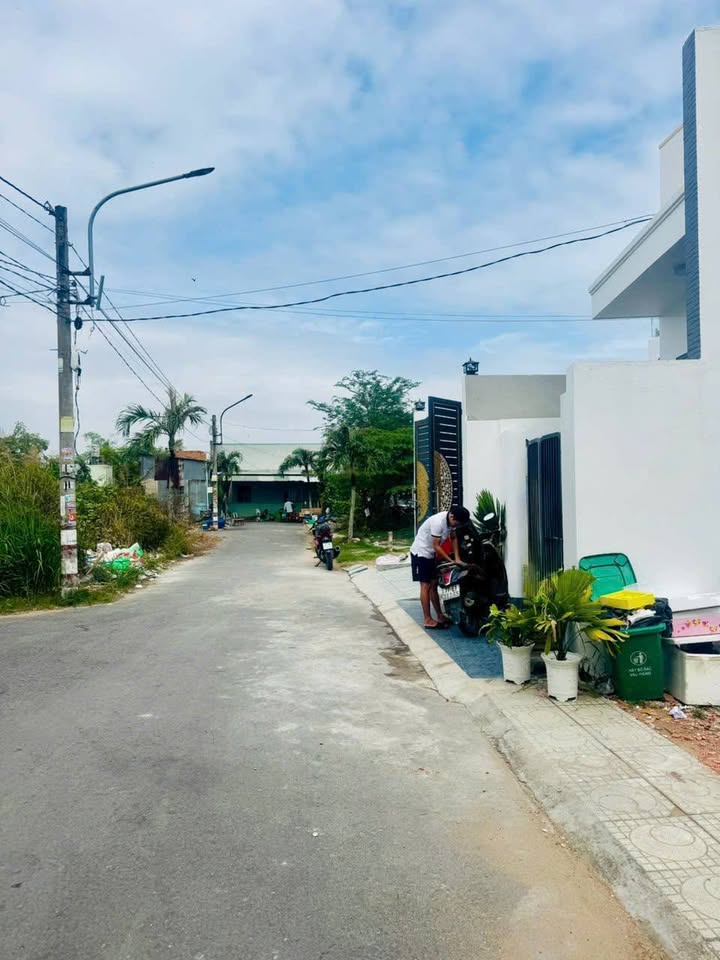 Nhà đẹp 1 trệt 1 lầu tại xã Mỹ Lộc, 90m² giá 2.5 tỷ - Sống tiện nghi ngay hôm nay!