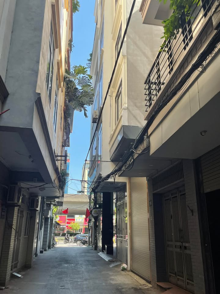 Nhà phố Nguyễn Xiển 27m² giá 10.6 tỷ - Đường 2 ô tô tránh, kinh doanh tốt!