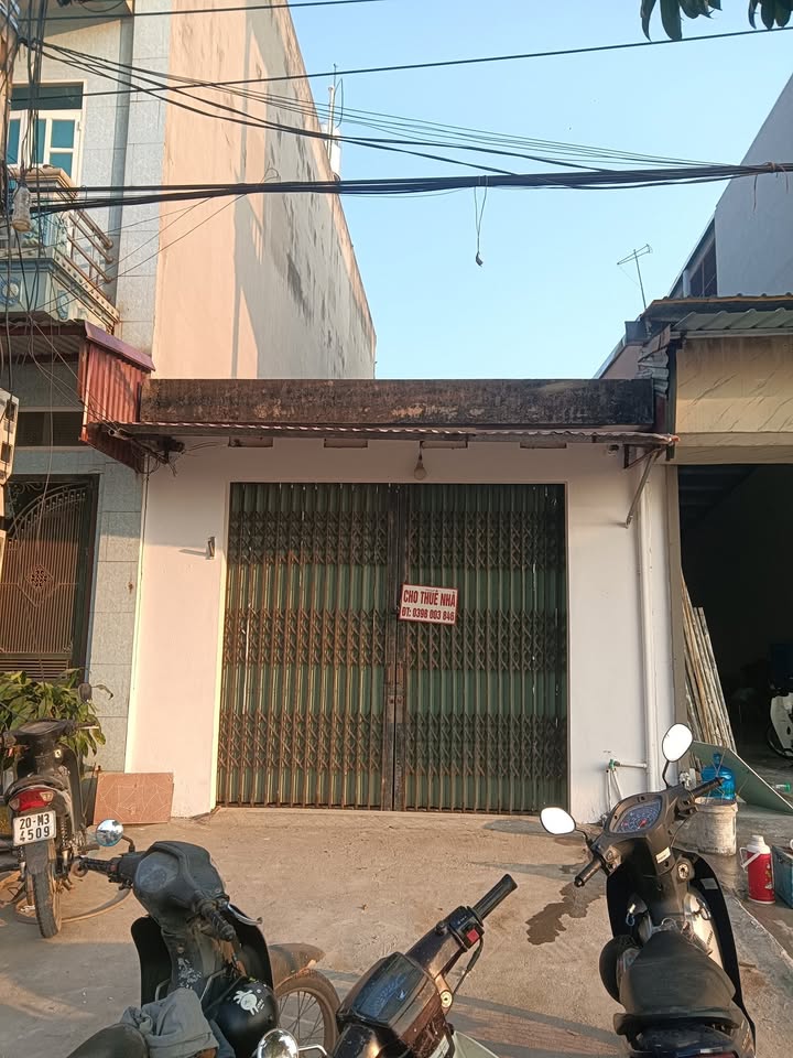 Cho thuê nhà phố Bùi, Tân Yên 40m² giá chỉ 2 triệu/tháng - Phù hợp cho ở và kinh doanh!