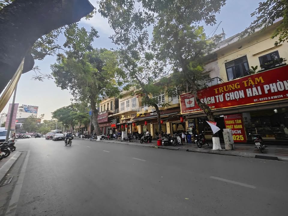 Cho thuê nhà mặt phố Hoàng Văn Thụ 55m² giá 8 triệu - Vị trí đắc địa gần nhà hát lớn!