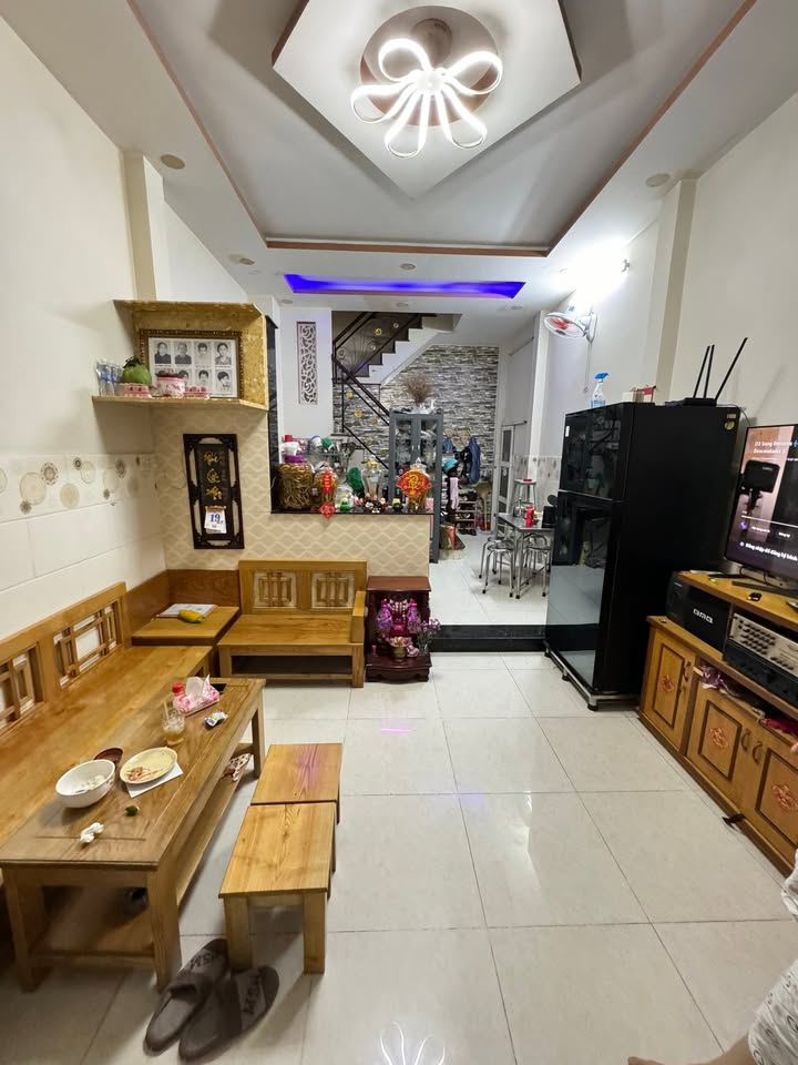 Nhà bán đường Lưu Hữu Phước, Q8, 37m² giá 3.7 tỷ - Sổ hồng riêng chính chủ!