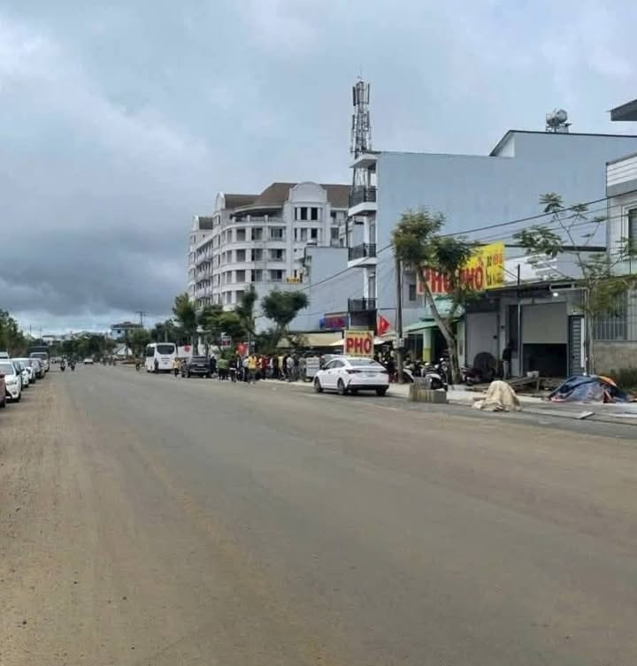 Mặt tiền Hoàng Văn Thụ Bảo Lộc 110m² giá 6.75 tỷ - Đầu tư sinh lời tốt!