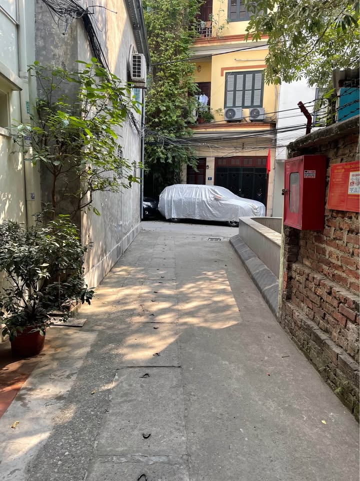 Nhà 4 tầng Royal City 36m² giá 8.65 tỷ - Không quy hoạch, vị trí đắc địa!