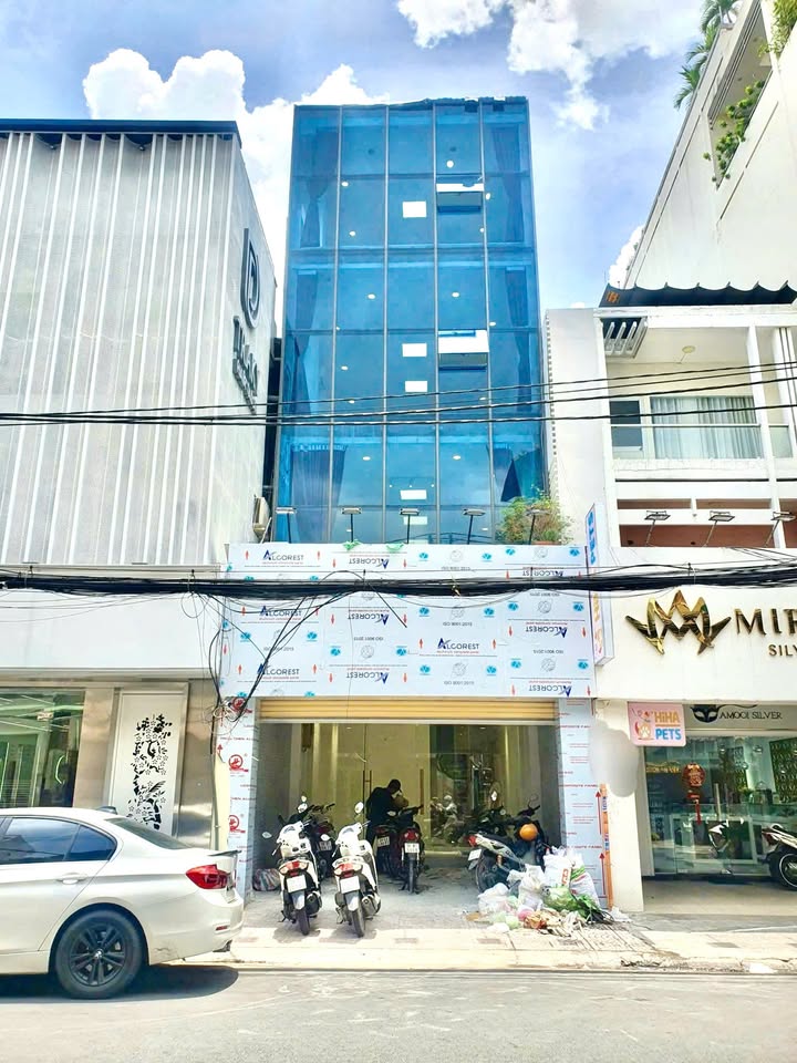 Tòa nhà mặt kính Bình Thạnh 120m² giá chỉ 5X - Đẳng cấp văn phòng sang trọng!