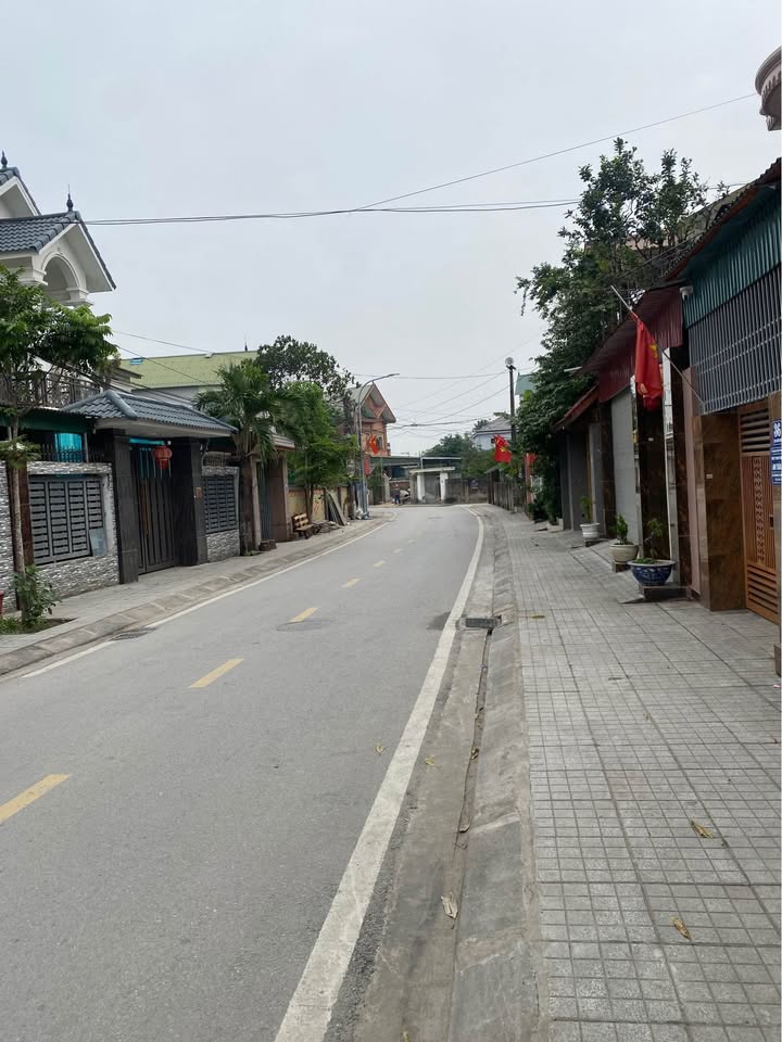 Nhà mái bằng 168m² đường Cao Xuân Dục - Giá 4 tỷ - Đang ở tốt, sẵn sàng giao dịch!