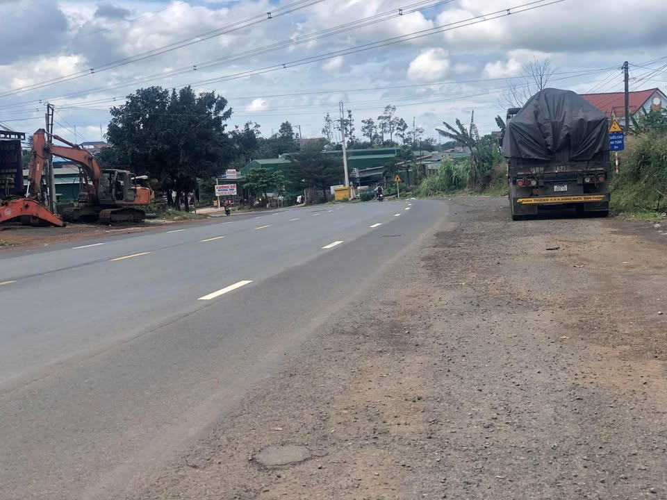 Đất nền kho xưởng Đắk Wer 2400m² giá chỉ 3 tỷ - Cơ hội đầu tư tuyệt vời!