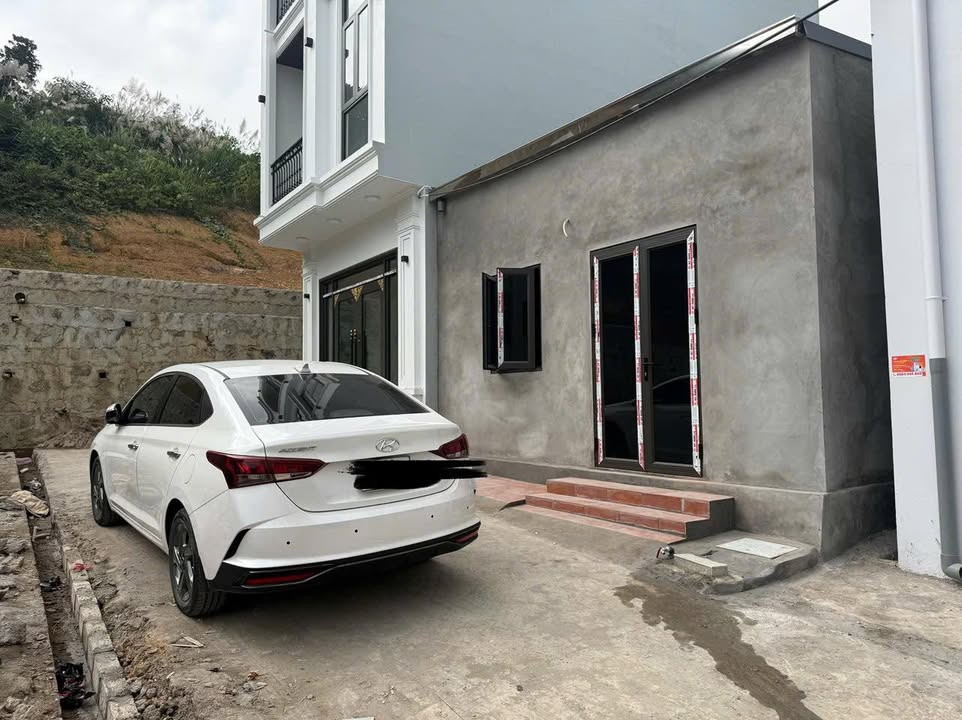 Nhà cấp 4 Ngõ Bà Mít, Hạ Long 60m² giá 1.95 tỷ - Ô tô đỗ cửa, tiện lợi!