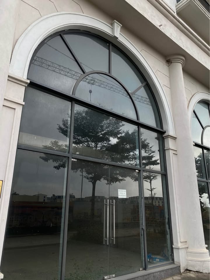 Shophouse góc mặt đường Hoàng Quốc Việt 110m² giá thỏa thuận - Đầu tư sinh lời ngay!