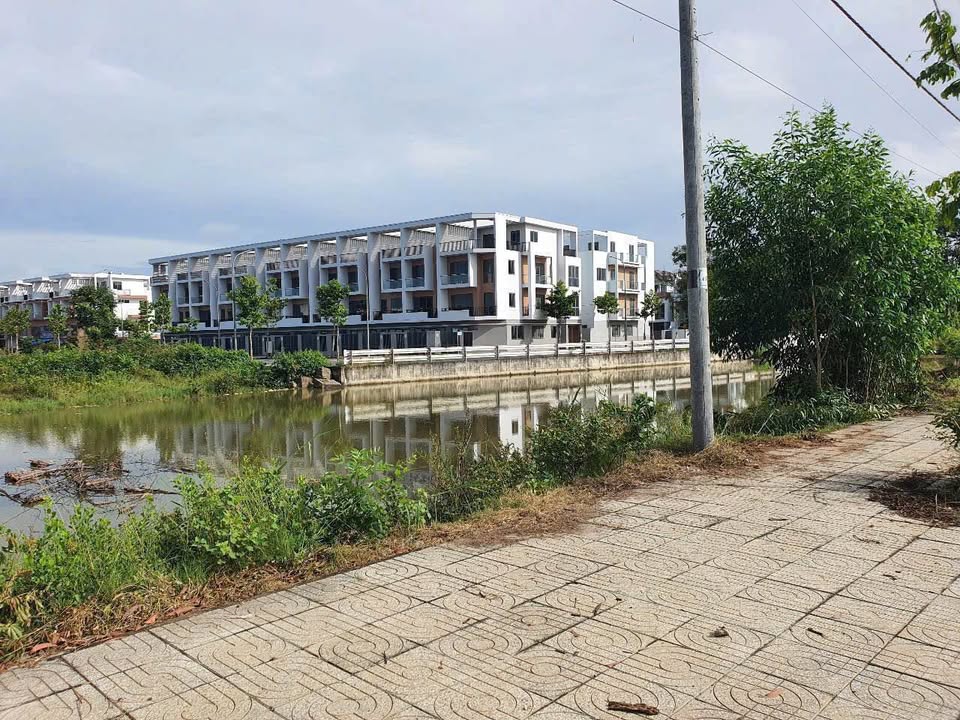 Đất nền thổ cư mặt tiền đường D10, Trà Vinh 125m² giá 2 tỷ - Đầu tư sinh lời ngay!