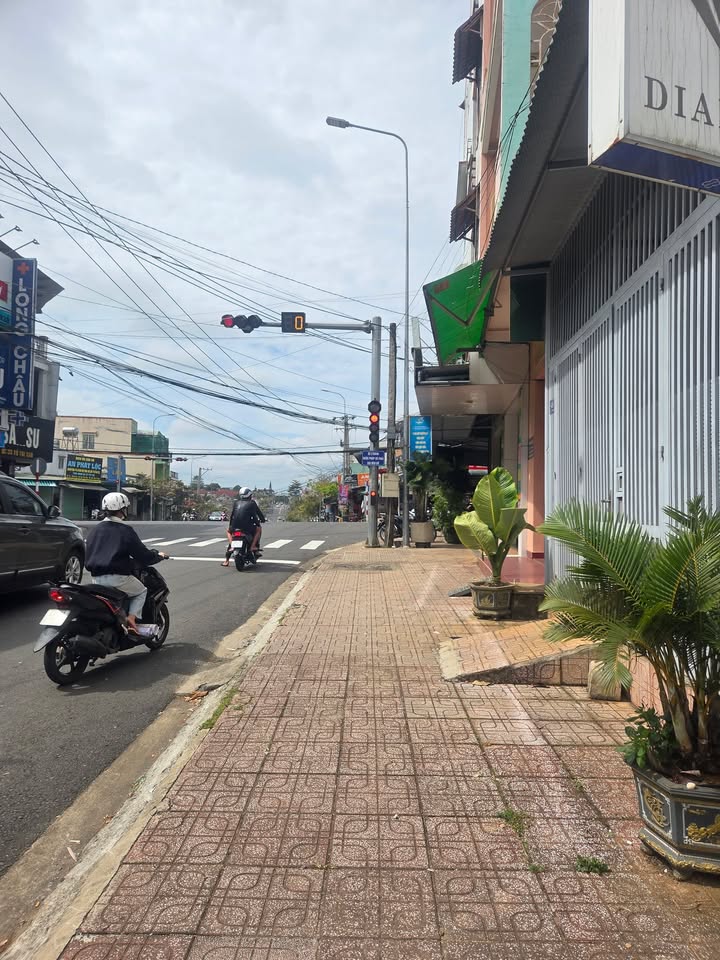 Nhà bán phường 2 Bảo Lộc 197.34m² giá 7.5 tỷ - Kinh doanh sầm uất!