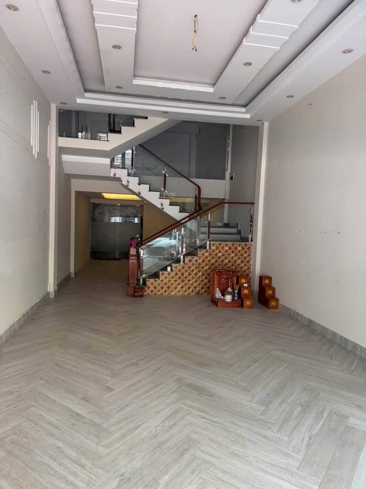 Bán nhà Mặt Đường Hoàng Minh Thảo, An Biên, Hải Phòng 79m² giá 17.2 tỷ - Vị trí đắc địa, kinh doanh tốt!