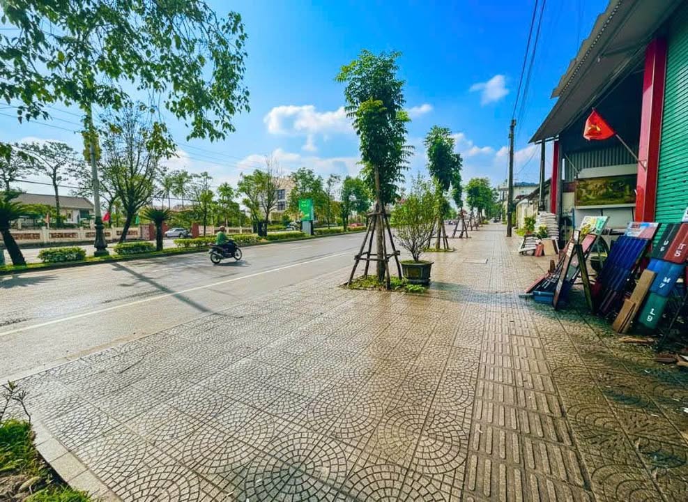 Nhà C4 Mặt Tiền Nguyễn Tất Thành, Huế 131m² giá 4 tỷ - Cơ hội kinh doanh tuyệt vời!