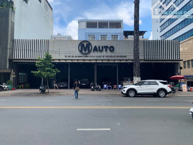 Cho thuê FrontHouse 3 mặt tiền An Dương Vương, Quận 5, 265m² - Vị trí đắc địa cho kinh doanh!