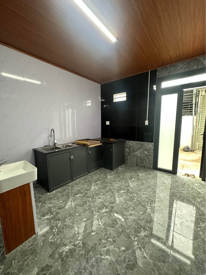 Nhà nguyên căn cho thuê tại hẻm 1/5, phường B'Lao, 2 phòng ngủ - Giá chỉ 3.5 triệu/tháng!